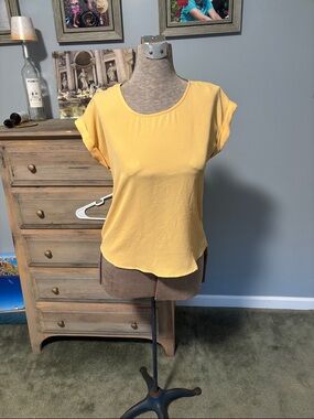 Pink Rose Yellow Short Sleeve Scoop Neck Blouse